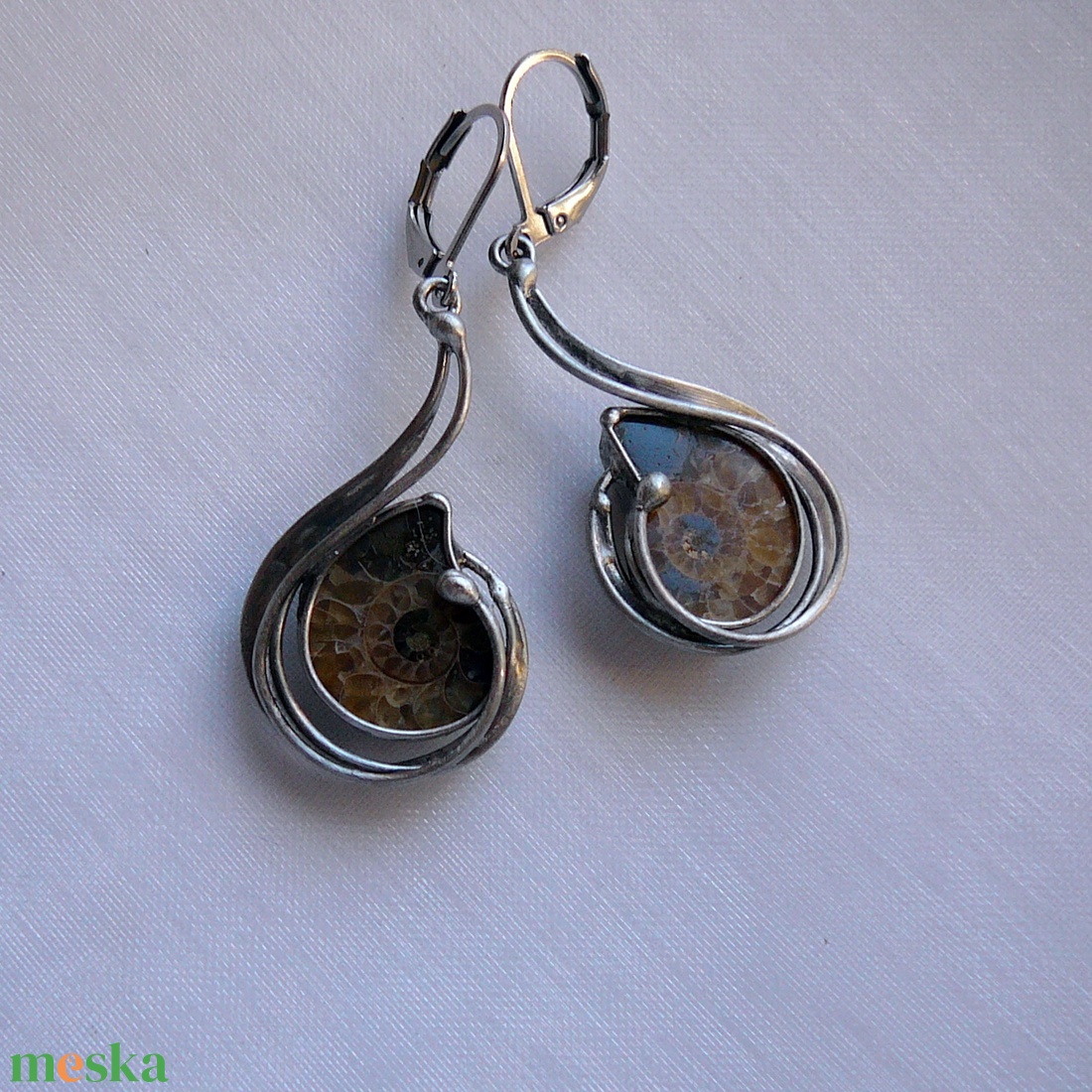 Ammonitesz fülbevaló - ékszer - fülbevaló - lógó fülbevaló - Meska.hu