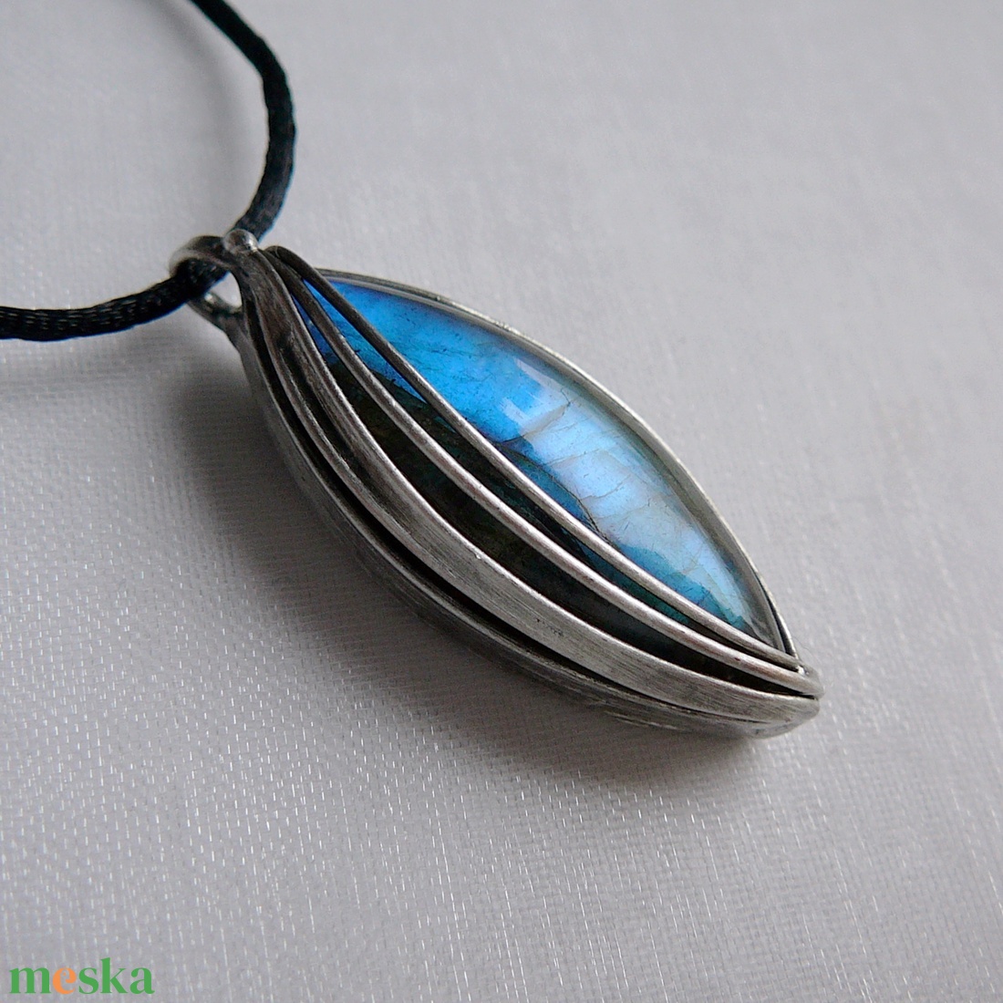 Labradorit medál - ékszer - nyaklánc - medál - Meska.hu