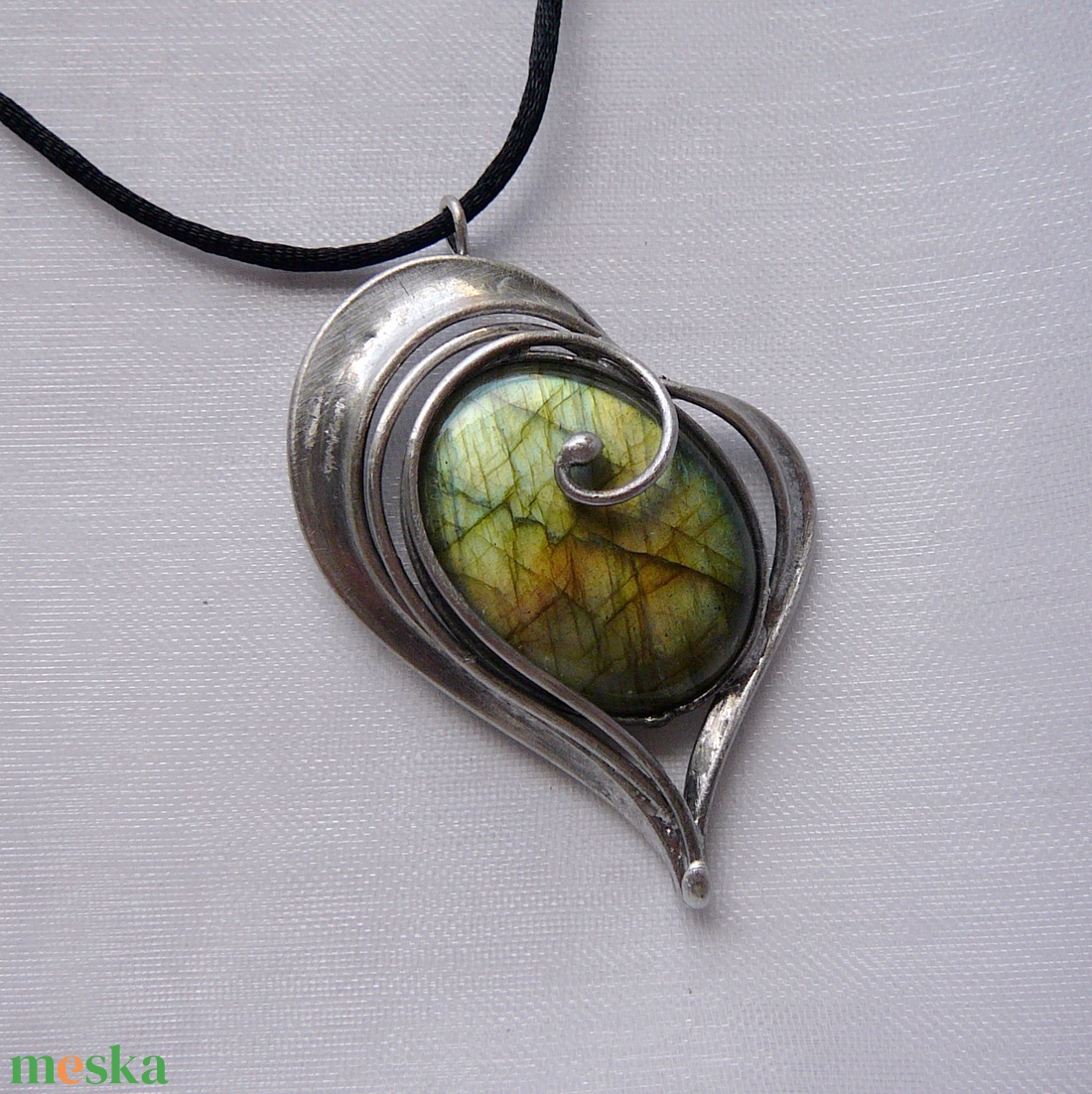 Labradorit szív medál - ékszer - nyaklánc - medál - Meska.hu