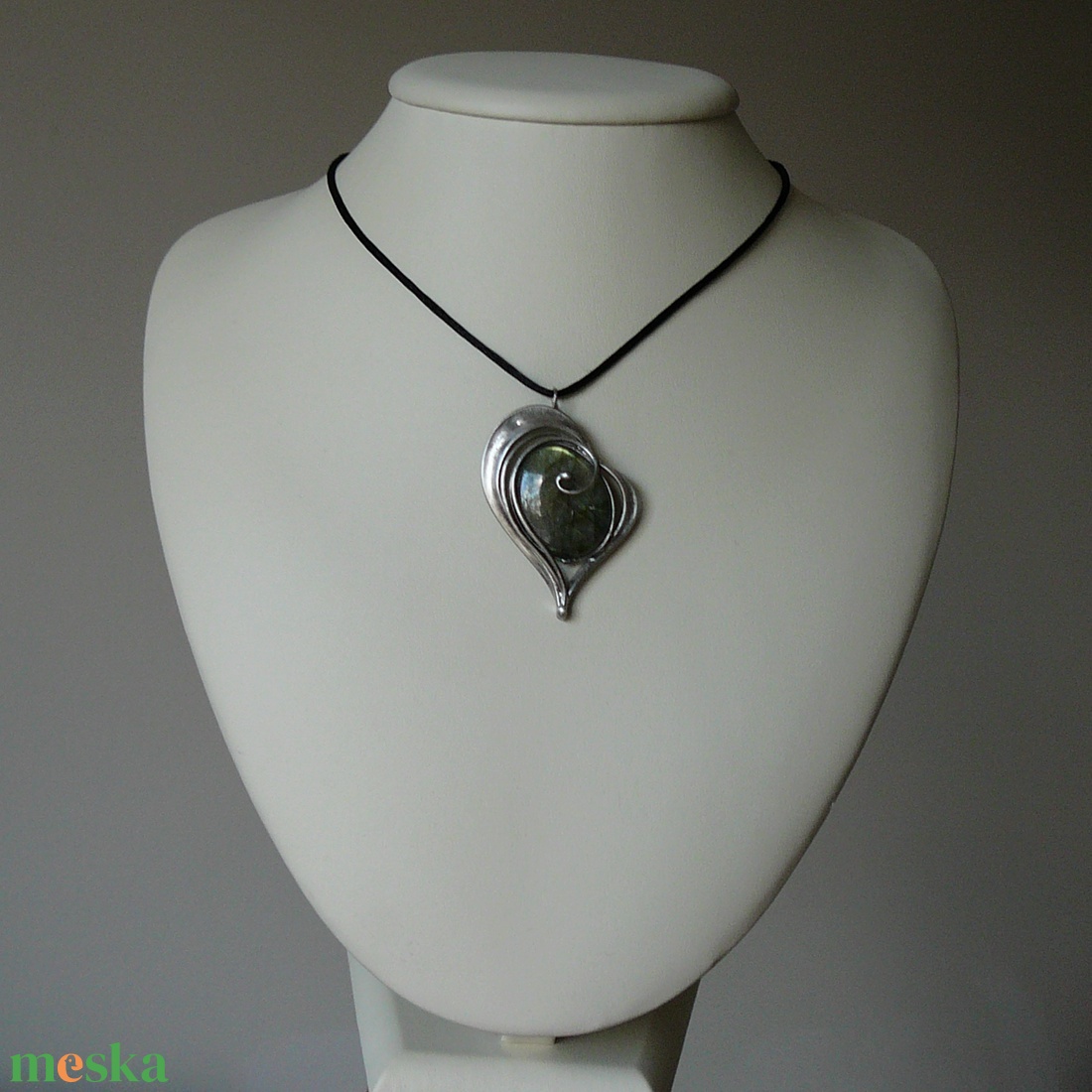 Labradorit szív medál - ékszer - nyaklánc - medál - Meska.hu