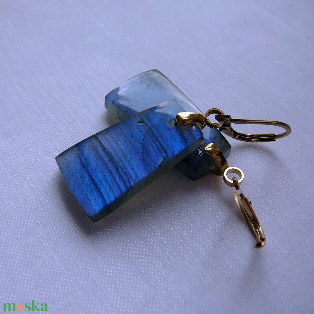 Labradorit fülbevaló - ékszer - fülbevaló - lógó csepp fülbevaló - Meska.hu