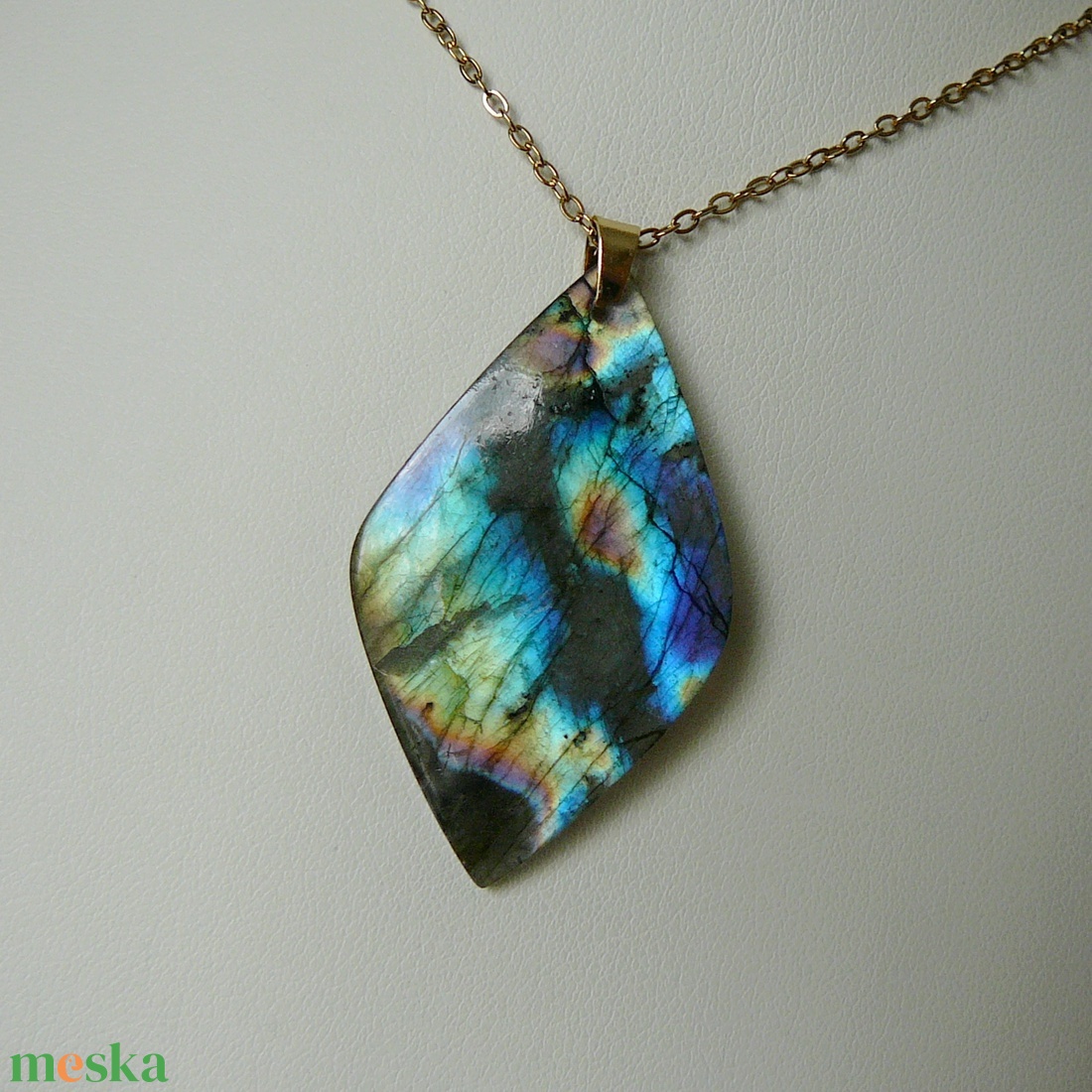 Labradorit medálos nyaklánc - ékszer - nyaklánc - medálos nyaklánc - Meska.hu