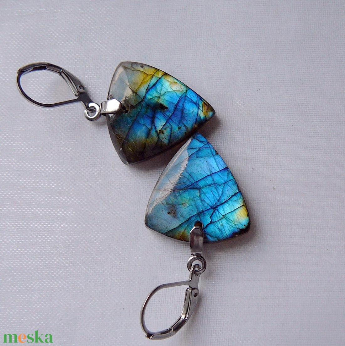 Labradorit fülbevaló - ékszer - fülbevaló - lógó csepp fülbevaló - Meska.hu