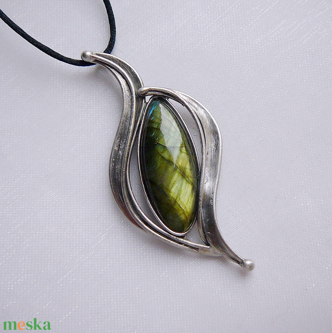 Labradorit medál - ékszer - nyaklánc - medál - Meska.hu