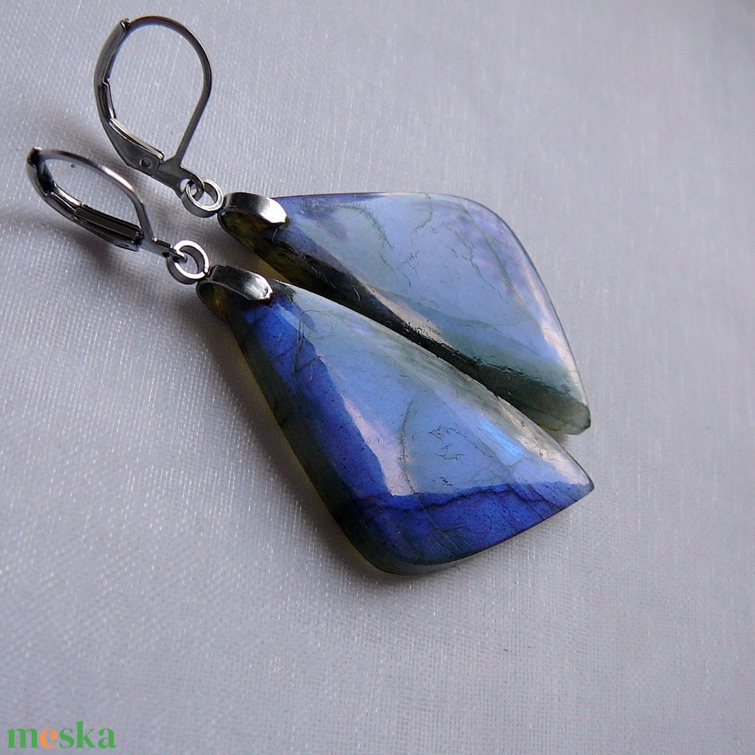 Labradorit fülbevaló - ékszer - fülbevaló - lógó csepp fülbevaló - Meska.hu