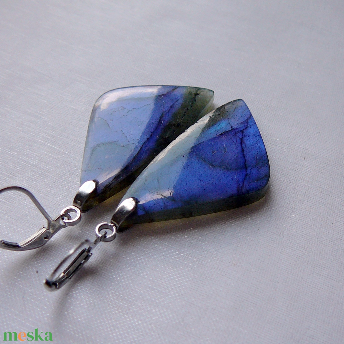 Labradorit fülbevaló - ékszer - fülbevaló - lógó csepp fülbevaló - Meska.hu