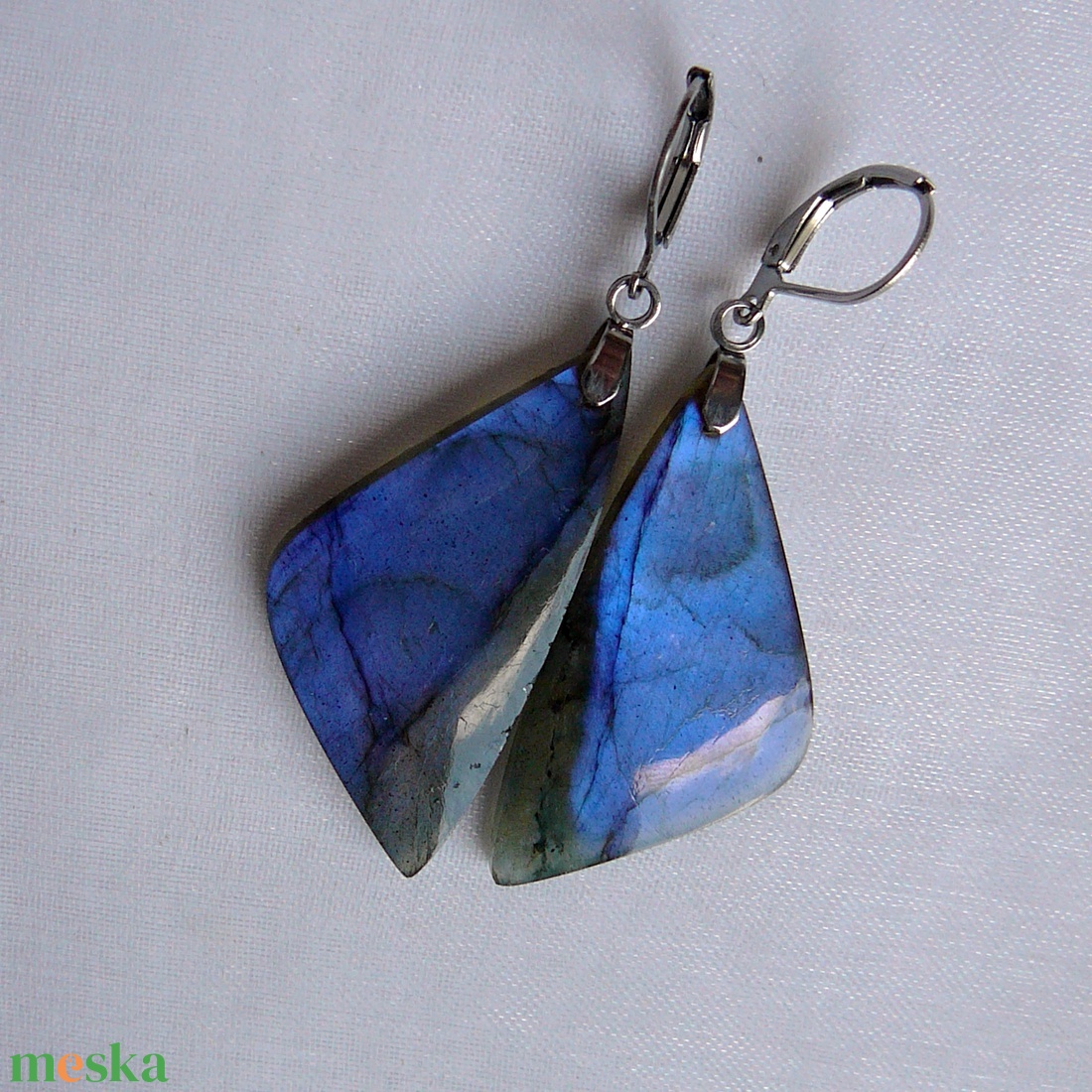 Labradorit fülbevaló - ékszer - fülbevaló - lógó csepp fülbevaló - Meska.hu