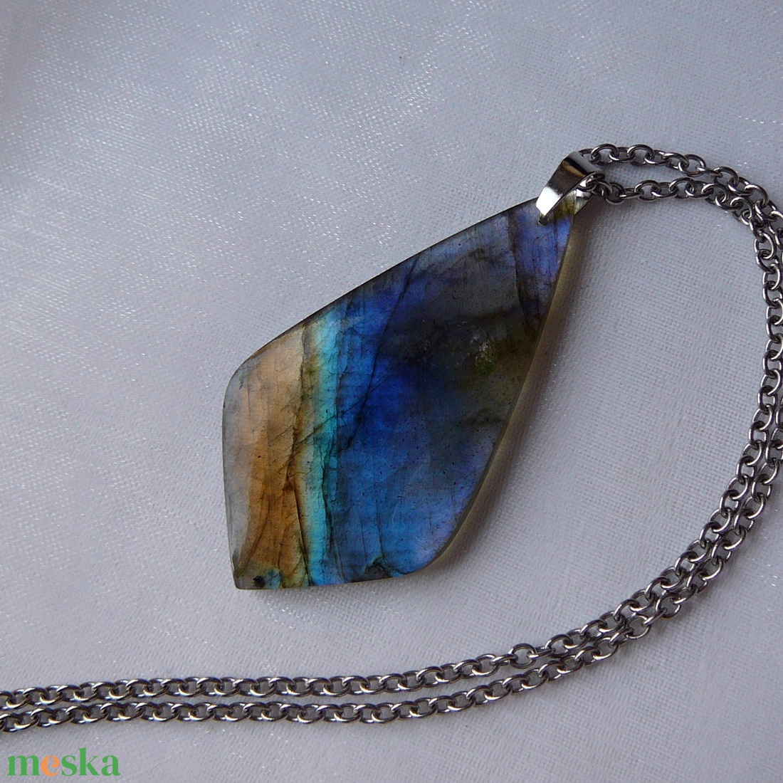 Labradorit medálos nyaklánc - ékszer - nyaklánc - medálos nyaklánc - Meska.hu