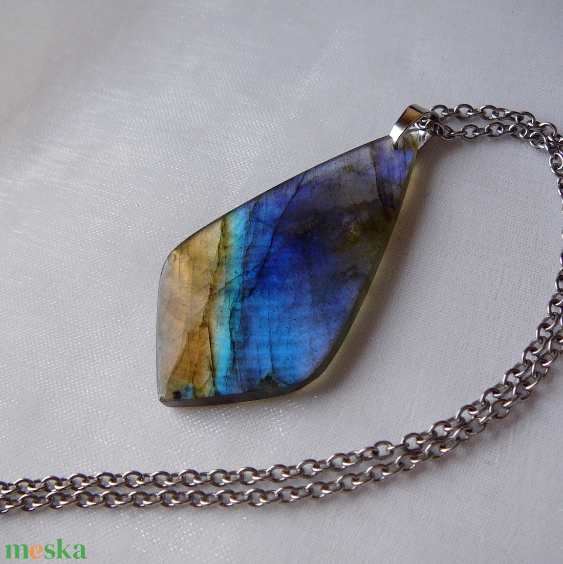 Labradorit medálos nyaklánc - ékszer - nyaklánc - medálos nyaklánc - Meska.hu