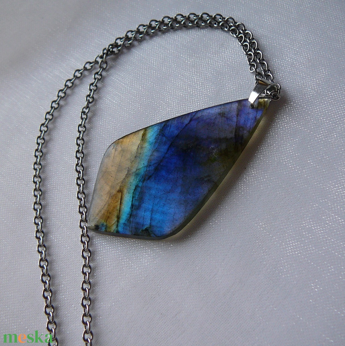 Labradorit medálos nyaklánc - ékszer - nyaklánc - medálos nyaklánc - Meska.hu