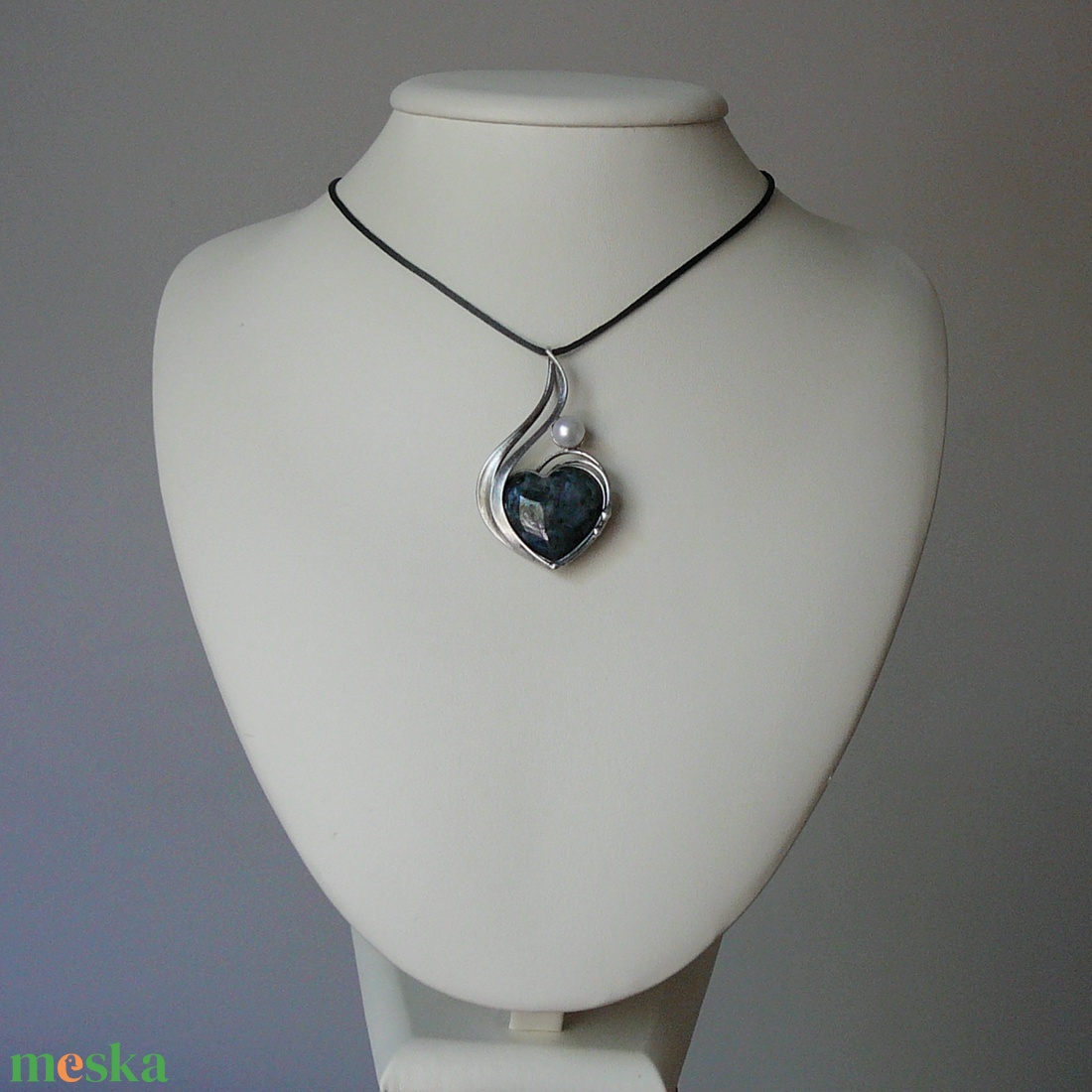 Fekete labradorit medál - ékszer - nyaklánc - medál - Meska.hu