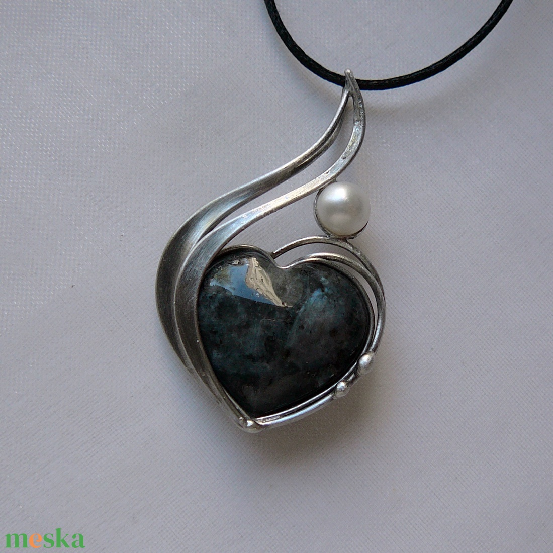 Fekete labradorit medál - ékszer - nyaklánc - medál - Meska.hu