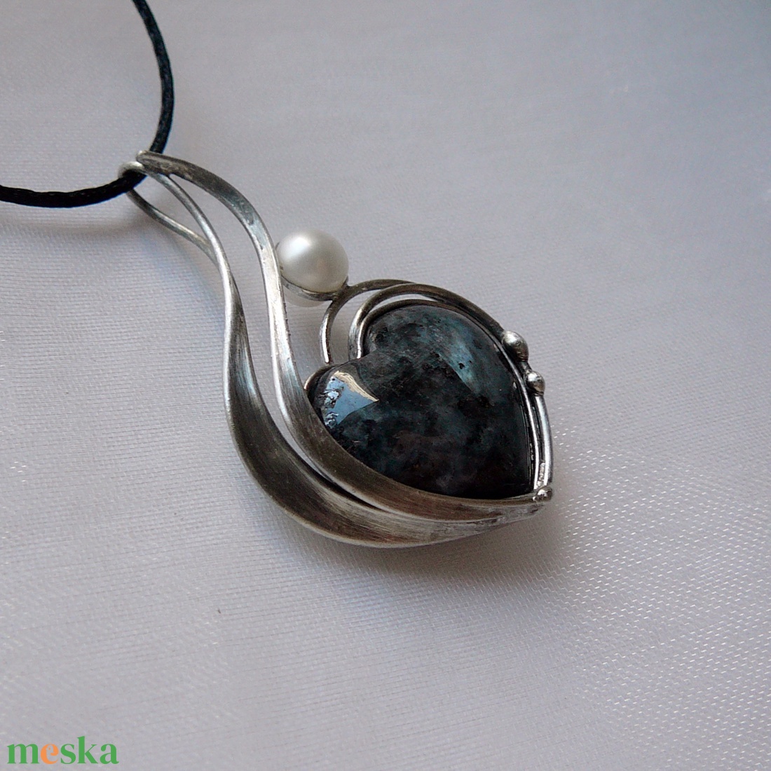 Fekete labradorit medál - ékszer - nyaklánc - medál - Meska.hu