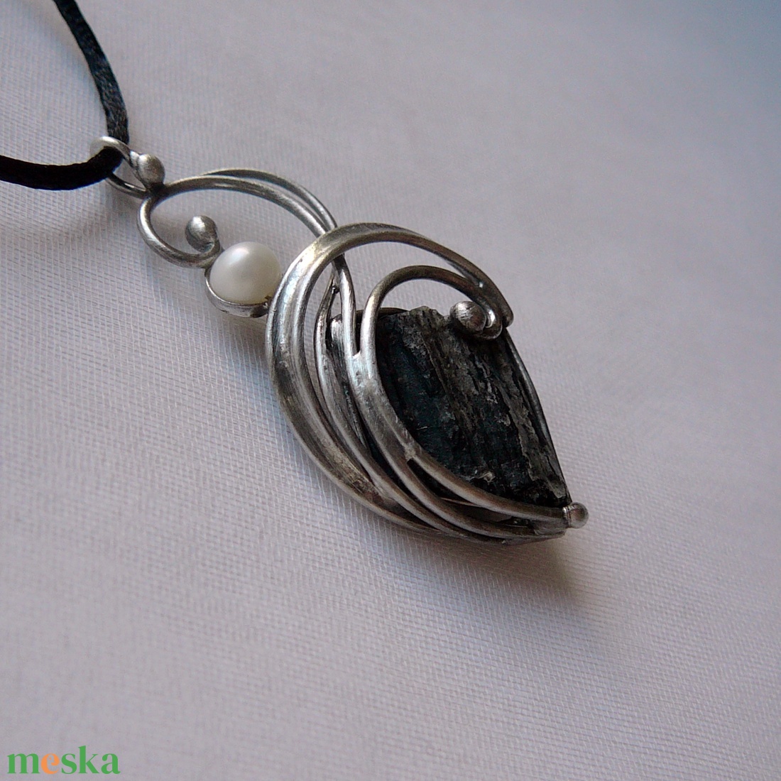 Fekete turmalin medál - ékszer - nyaklánc - medálos nyaklánc - Meska.hu