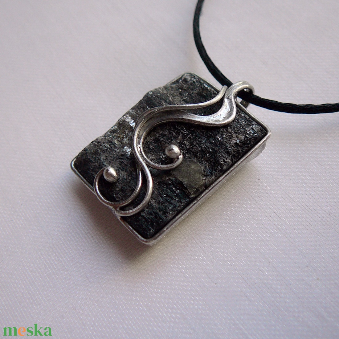 Fekete turmalin medál - ékszer - nyaklánc - medálos nyaklánc - Meska.hu