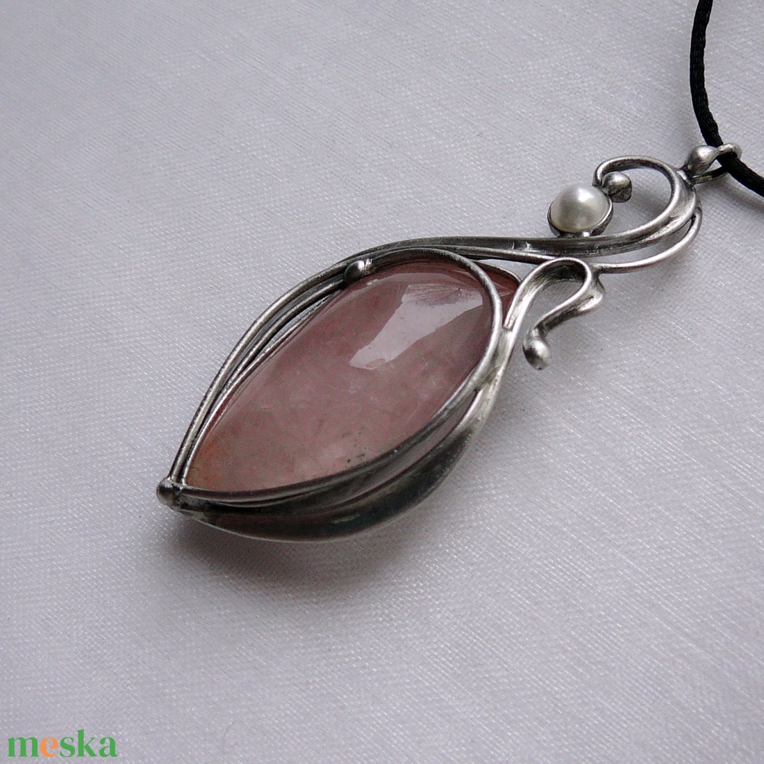 Rózsakvarc medál - ékszer - nyaklánc - medálos nyaklánc - Meska.hu