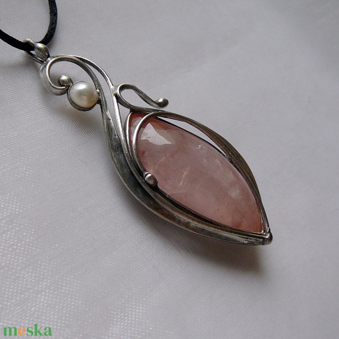 Rózsakvarc medál - ékszer - nyaklánc - medálos nyaklánc - Meska.hu