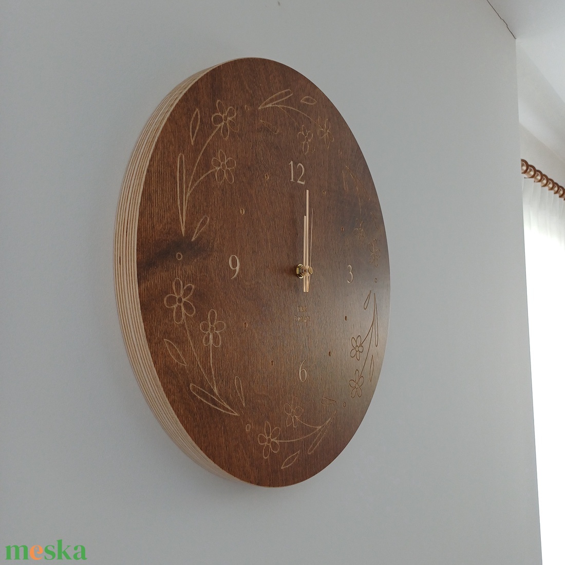 Fából készült falióra 40cm, virág minta - otthon & életmód - dekoráció - fali és függő dekoráció - falióra & óra - Meska.hu