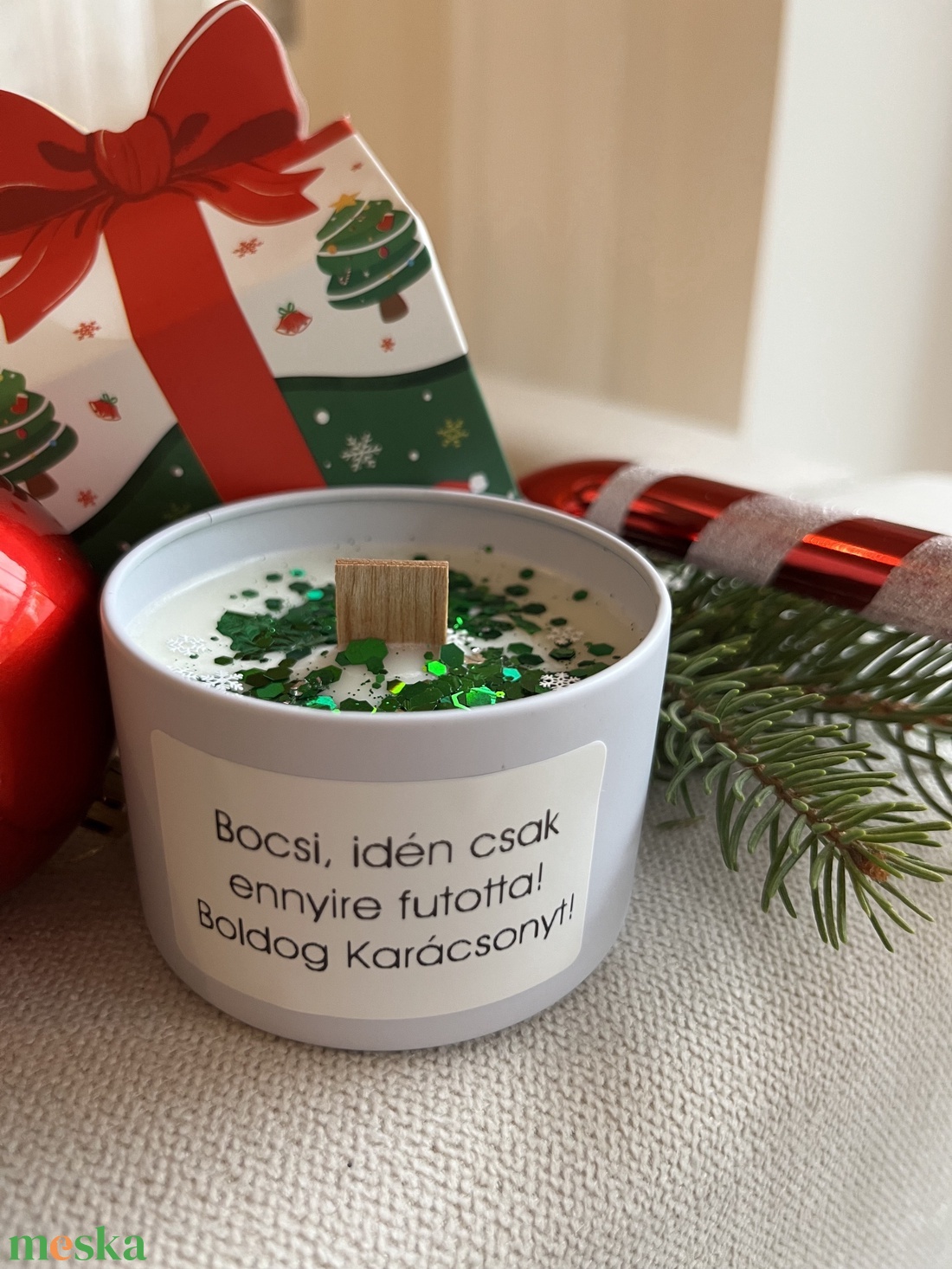 Bocsi, idén ennyire futotta - Díszdobozos karácsonyi egyedi feliratos szójaviasz gyertya - otthon & életmód - gyertya, illat, aroma - gyertya - Meska.hu Bocsi, idén ennyire futotta - Díszdobozos karácsonyi egyedi feliratos szójaviasz gyertya - otthon & életmód - gyertya, illat, aroma - gyertya - Meska.hu