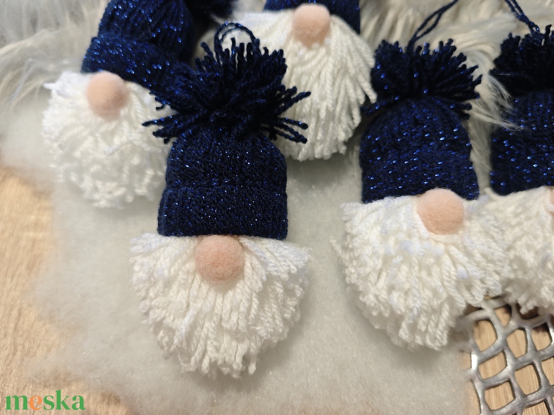 Kézműves karcsonyi manók - sötétkék csillogós - karácsony - karácsonyi lakásdekoráció - karácsonyfadíszek - Meska.hu