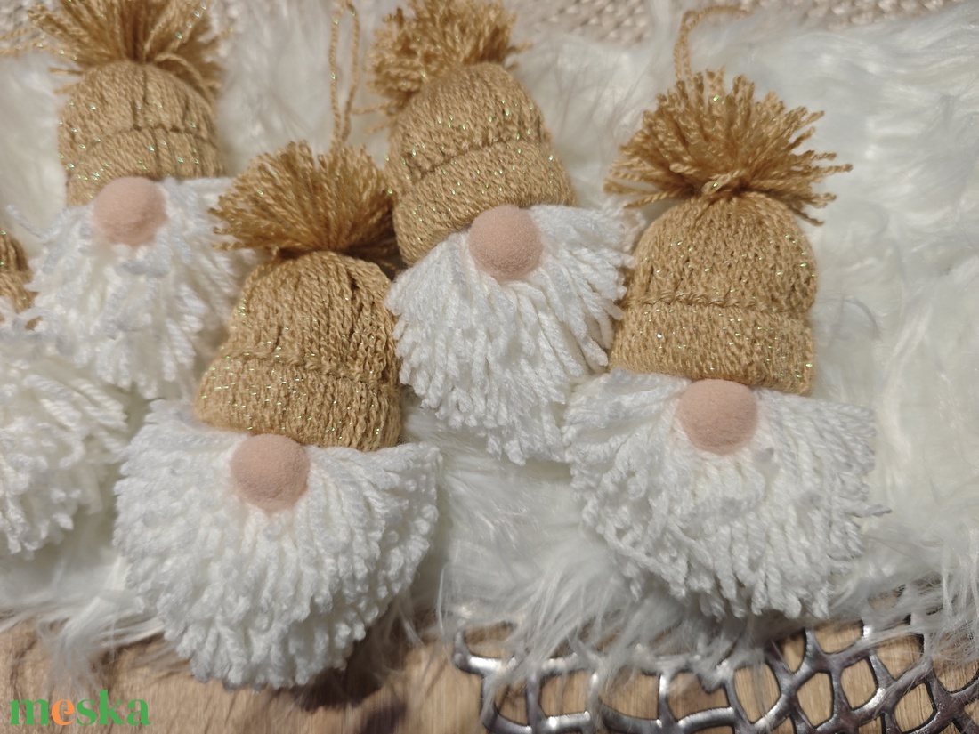 Kézműves karcsonyi manók - arany csillogós  - karácsony - karácsonyi lakásdekoráció - karácsonyfadíszek - Meska.hu