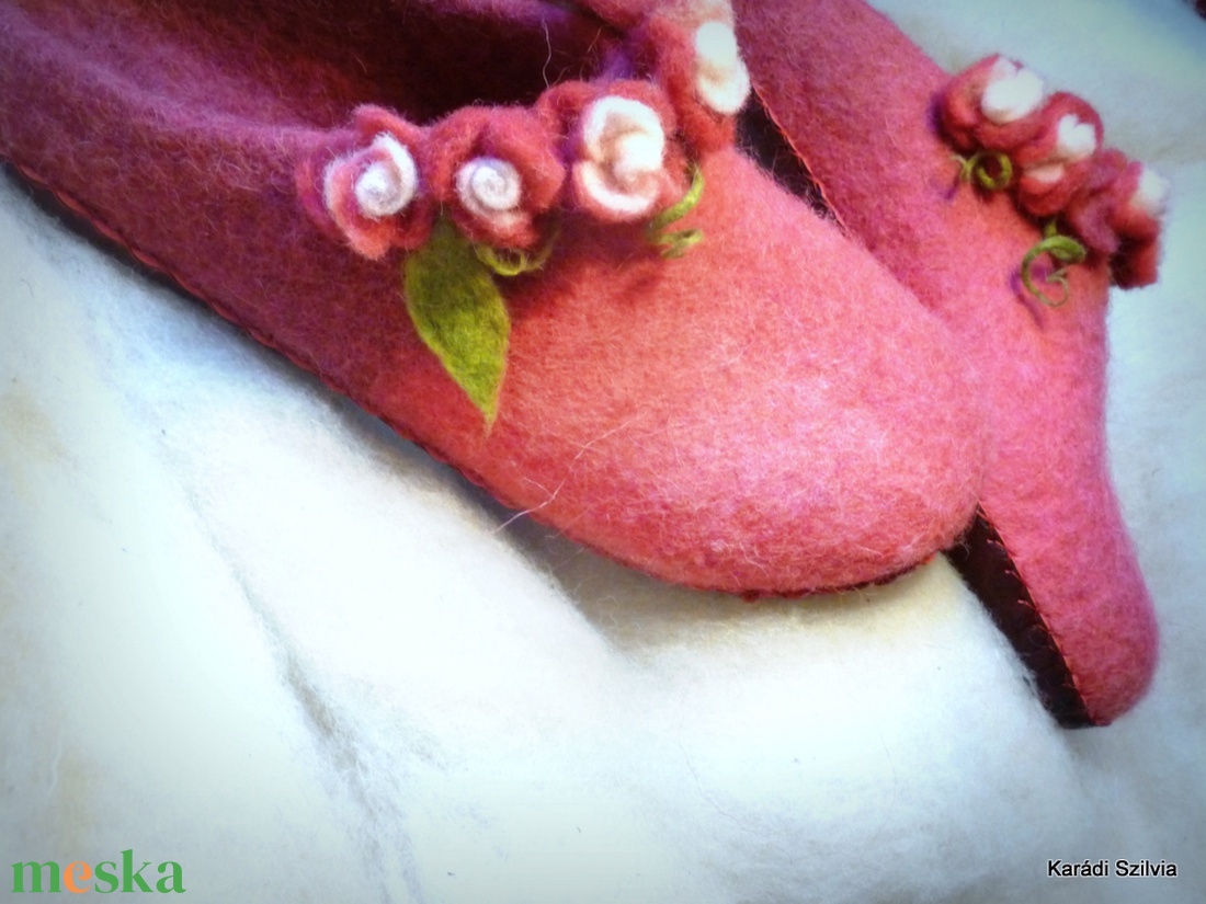 Hétvirágos nemez papucs női  - ruha & divat - cipő & papucs - mamusz & házicipő - Meska.hu
