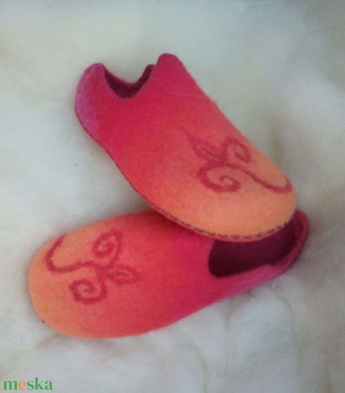 Nemezpapucs tulipán mintával,  házicipő, mamusz - ruha & divat - cipő & papucs - mamusz & házicipő - Meska.hu Nemezpapucs tulipán mintával,  házicipő, mamusz - ruha & divat - cipő & papucs - mamusz & házicipő - Meska.hu