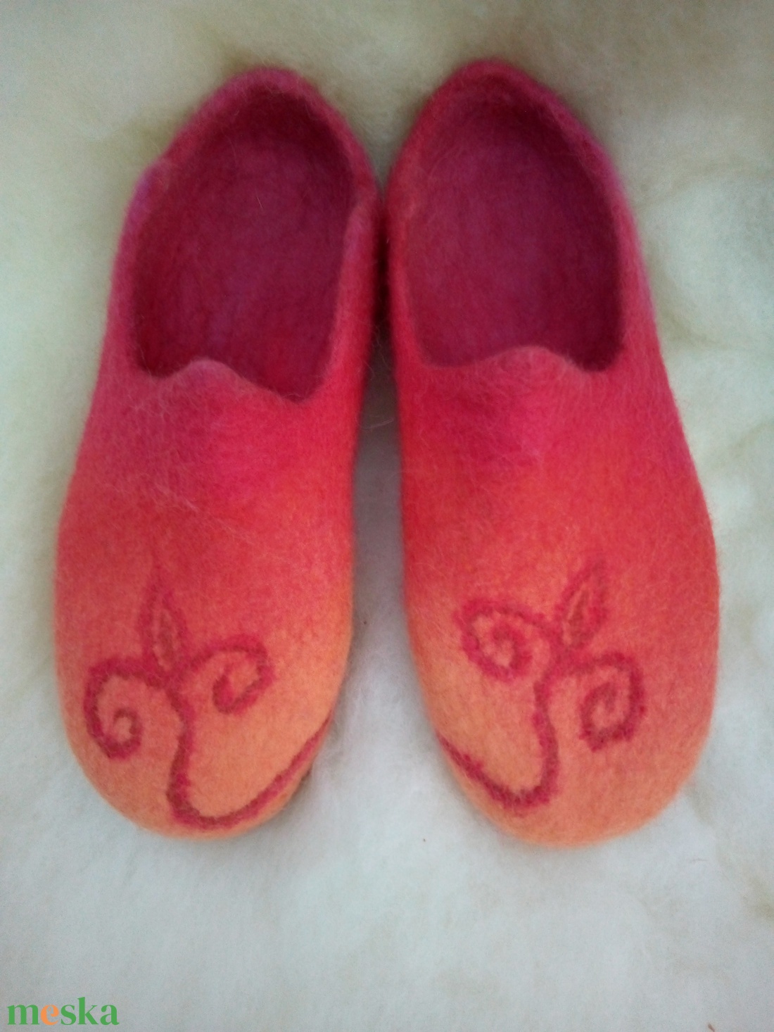 Nemezpapucs tulipán mintával,  házicipő, mamusz - ruha & divat - cipő & papucs - mamusz & házicipő - Meska.hu Nemezpapucs tulipán mintával,  házicipő, mamusz - ruha & divat - cipő & papucs - mamusz & házicipő - Meska.hu