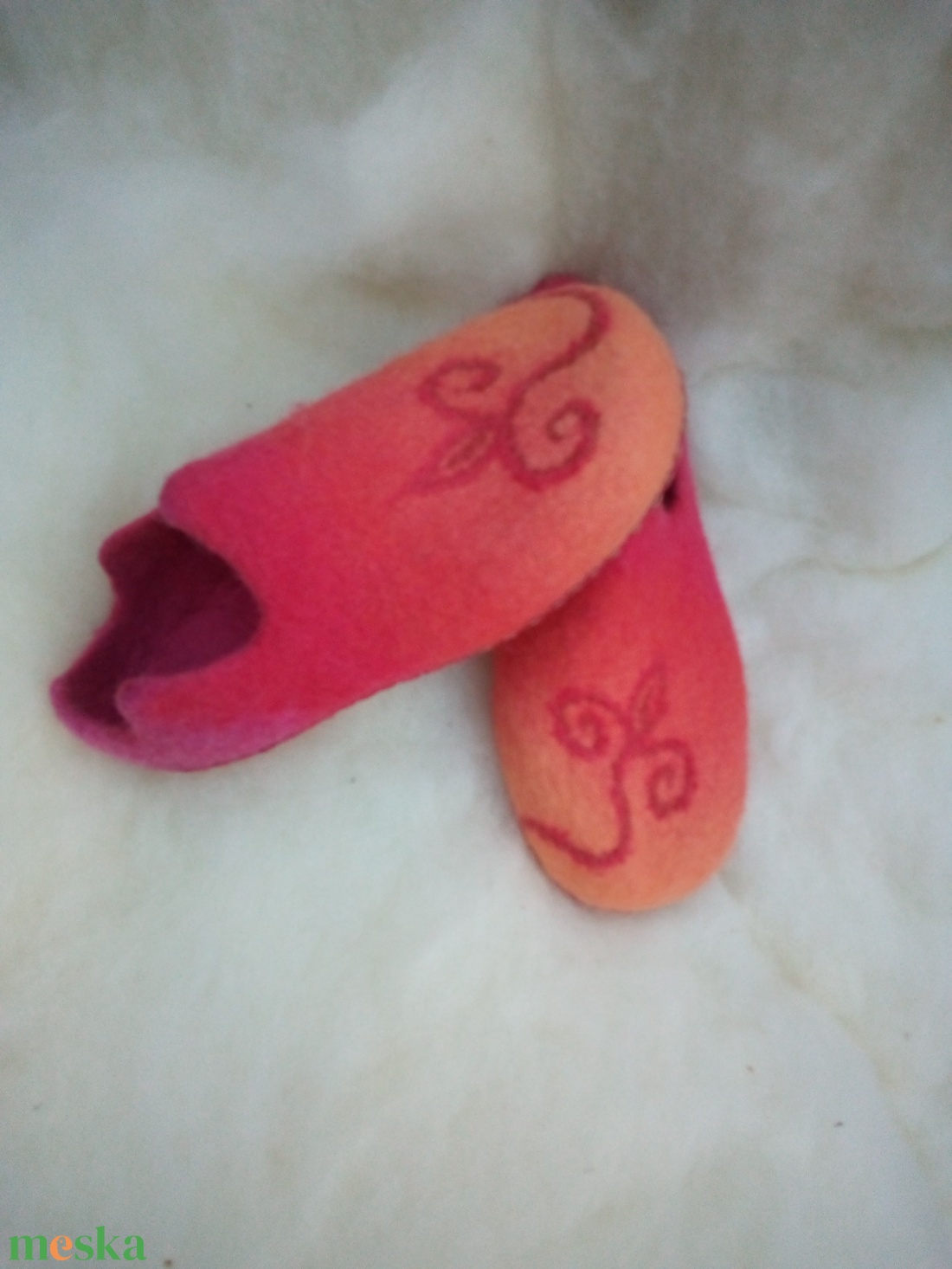 Nemezpapucs tulipán mintával,  házicipő, mamusz - ruha & divat - cipő & papucs - mamusz & házicipő - Meska.hu Nemezpapucs tulipán mintával,  házicipő, mamusz - ruha & divat - cipő & papucs - mamusz & házicipő - Meska.hu