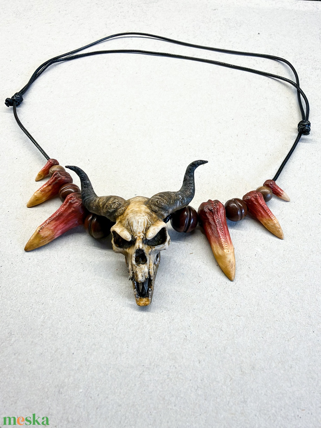 Ragnarök Démon Koponya Nyaklánc - Bestia Amulett, kézzel festett, állítható - esküvő - ékszer - nyaklánc - Meska.hu