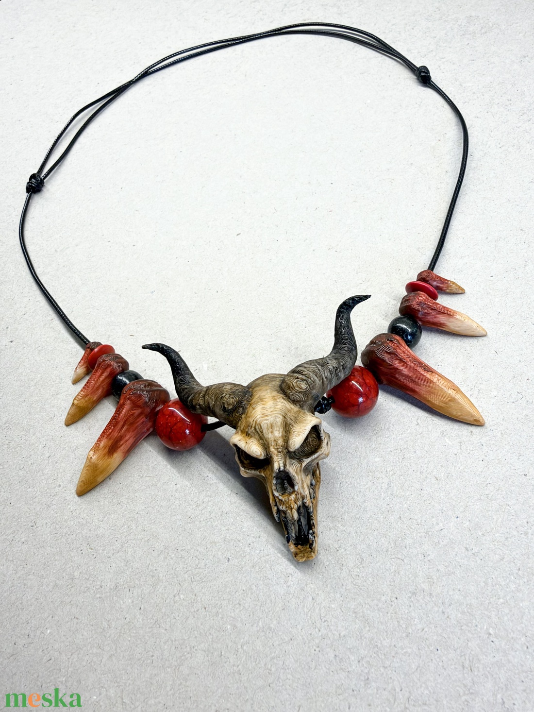 Ragnarök Démon Koponya Nyaklánc - Bestia Amulett, kézzel festett, állítható - esküvő - ékszer - nyaklánc - Meska.hu