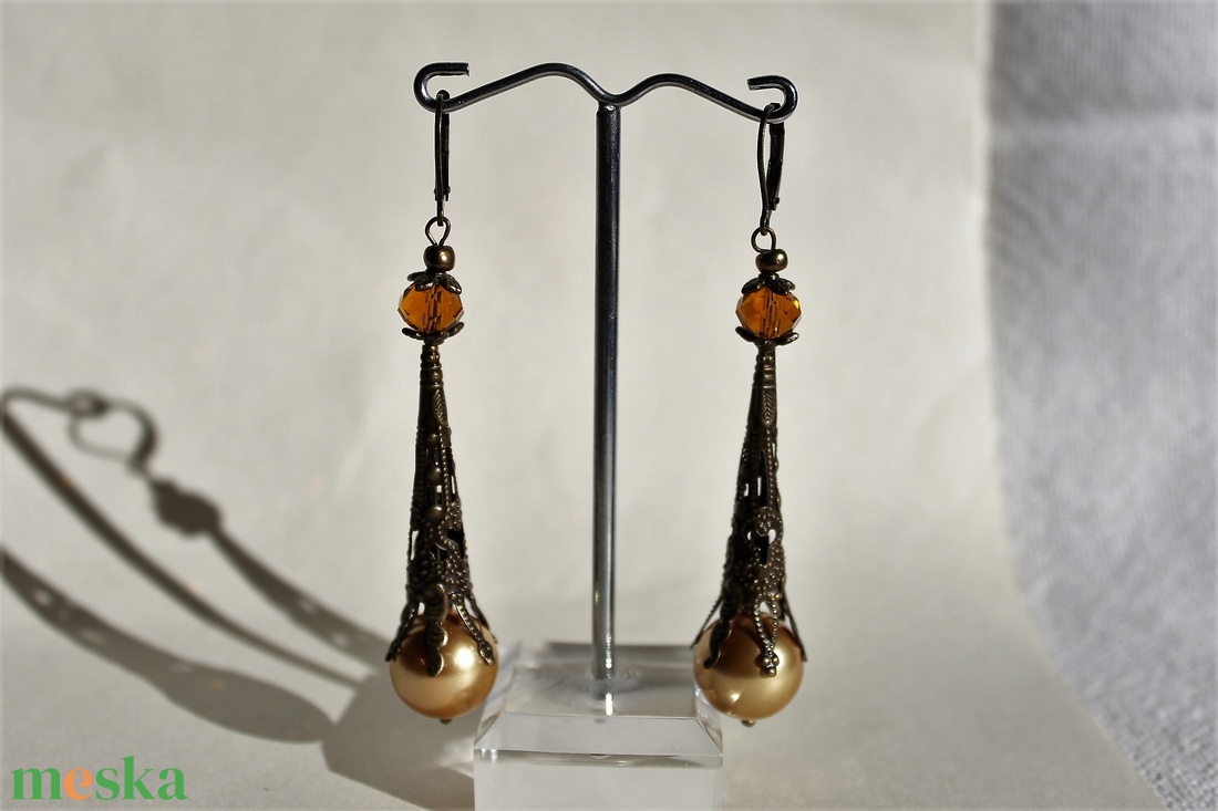 Bronz és majolika gyöngyös fülbevaló 8cm estére-partyra! Elegáns lógós fülbevaló - ékszer - fülbevaló - lógó fülbevaló - Meska.hu Bronz és majolika gyöngyös fülbevaló 8cm estére-partyra! Elegáns lógós fülbevaló - ékszer - fülbevaló - lógó fülbevaló - Meska.hu