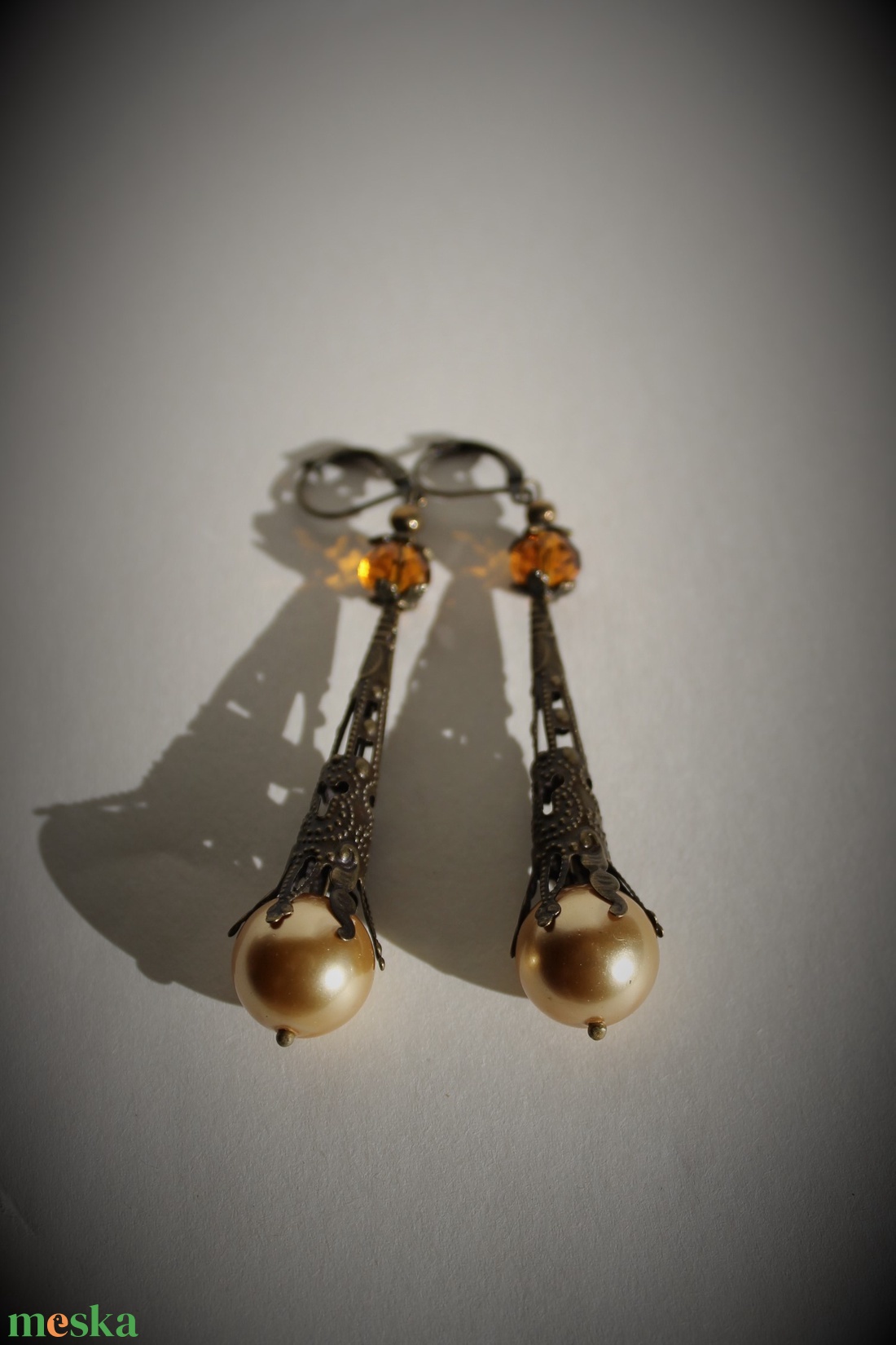 Bronz és majolika gyöngyös fülbevaló 8cm estére-partyra! Elegáns lógós fülbevaló - ékszer - fülbevaló - lógó fülbevaló - Meska.hu Bronz és majolika gyöngyös fülbevaló 8cm estére-partyra! Elegáns lógós fülbevaló - ékszer - fülbevaló - lógó fülbevaló - Meska.hu