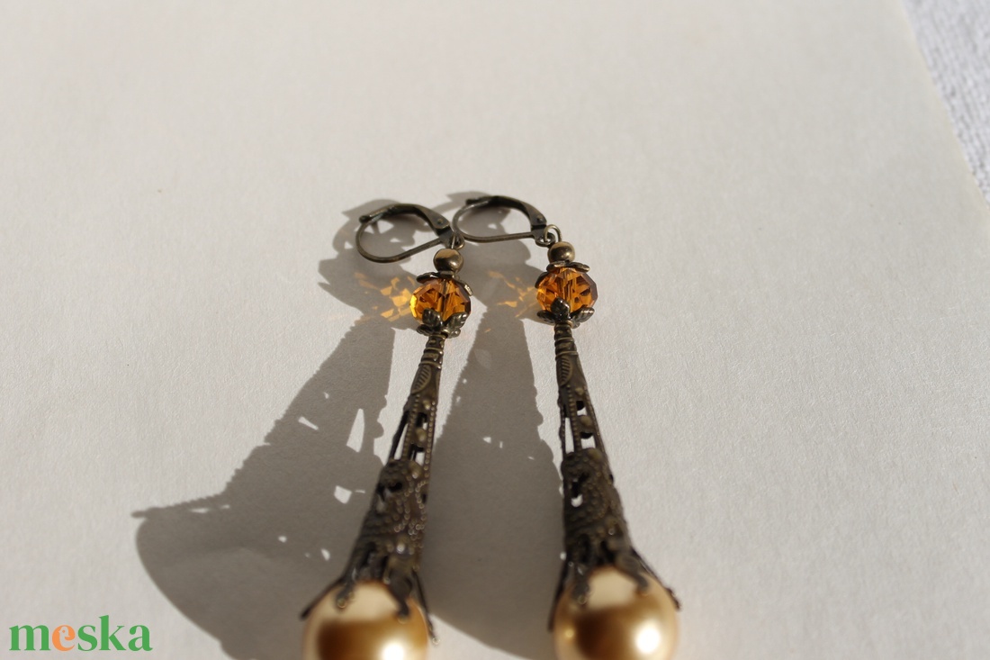 Bronz és majolika gyöngyös fülbevaló 8cm estére-partyra! Elegáns lógós fülbevaló - ékszer - fülbevaló - lógó fülbevaló - Meska.hu Bronz és majolika gyöngyös fülbevaló 8cm estére-partyra! Elegáns lógós fülbevaló - ékszer - fülbevaló - lógó fülbevaló - Meska.hu