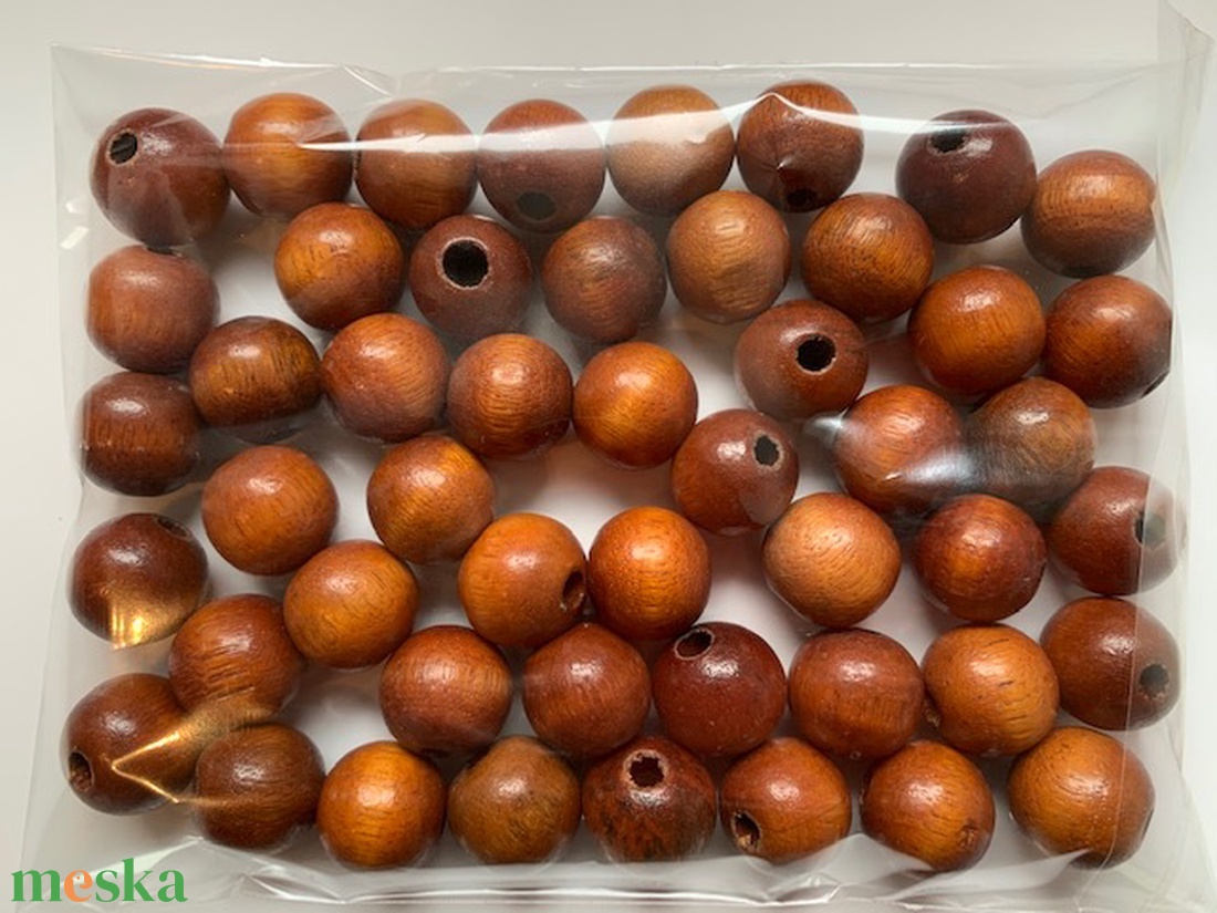50 db fagyöngy 20 mm átmérő Fa gyöngy - ÚJ! Fa golyó fűzni, fa alkatrész, gyöngyök, makramé, faékszer, fatárgy - kellékek & szerszámok - gyöngyfűzés kellékek - fa gyöngy - Meska.hu