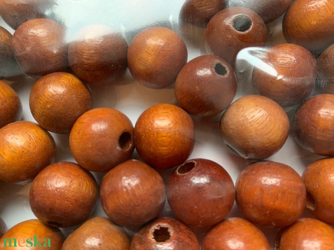 50 db fagyöngy 20 mm átmérő Fa gyöngy - ÚJ! Fa golyó fűzni, fa alkatrész, gyöngyök, makramé, faékszer, fatárgy - kellékek & szerszámok - gyöngyfűzés kellékek - fa gyöngy - Meska.hu