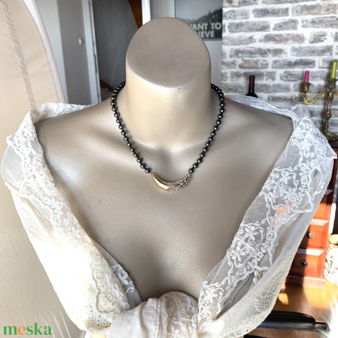 Régi ékszer, retro vintage ékszer, nyaklánc, egyedi midcentury ékszer félhold medál hematit gyöngy nyaklánccal 70-es éve - ékszer - ékszerszett - Meska.hu Régi ékszer, retro vintage ékszer, nyaklánc, egyedi midcentury ékszer félhold medál hematit gyöngy nyaklánccal 70-es éve - ékszer - ékszerszett - Meska.hu