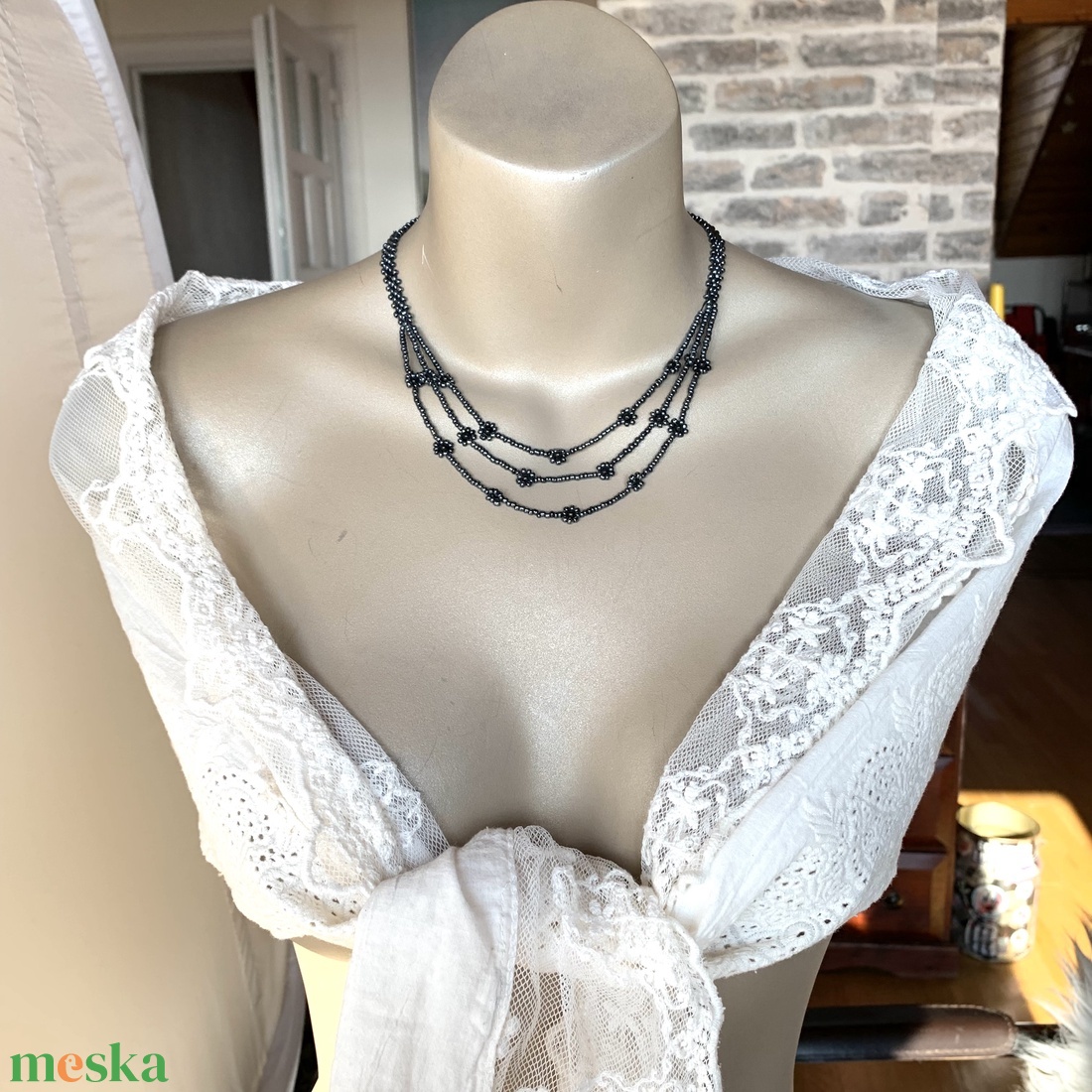 Régi ékszer, retro vintage ékszer, egyedi midcentury ékszer, nyaklánc acélkék üveggyöngyökből - ékszer - ékszerszett - Meska.hu Régi ékszer, retro vintage ékszer, egyedi midcentury ékszer, nyaklánc acélkék üveggyöngyökből - ékszer - ékszerszett - Meska.hu
