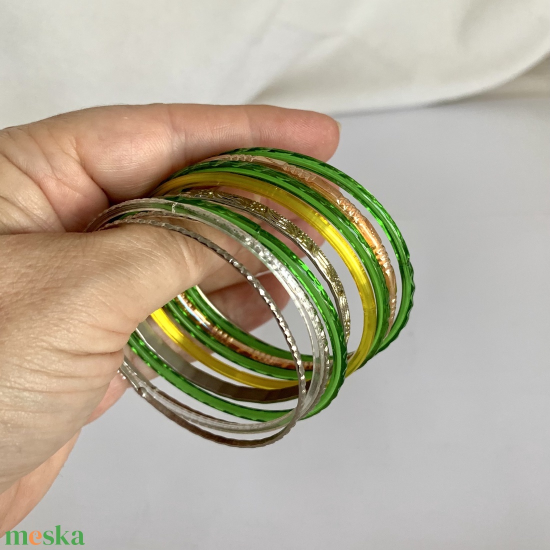 10 db régi karperec átmérő 6 cm, Régi ékszer, retro vintage ékszer, egyedi midcentury ékszer - ékszer - ékszerszett - Meska.hu 10 db régi karperec átmérő 6 cm, Régi ékszer, retro vintage ékszer, egyedi midcentury ékszer - ékszer - ékszerszett - Meska.hu