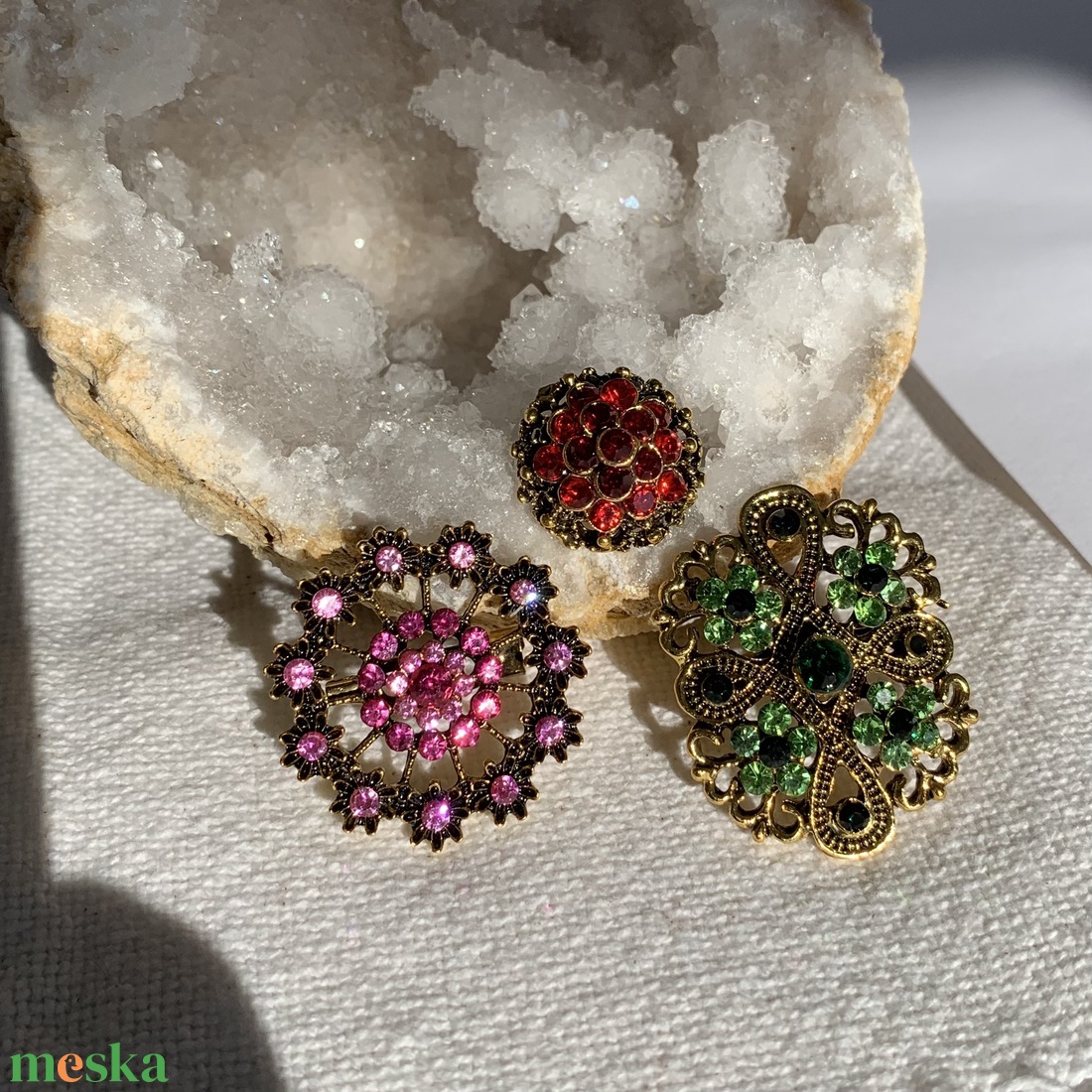 3 db Vintage BROSS az 1980-as évekből, gyönyörű elegáns strasszos kitűző, pin szövetkabátra, blúzra, blézerre - ékszer - kitűző és bross - kitűző - Meska.hu 3 db Vintage BROSS az 1980-as évekből, gyönyörű elegáns strasszos kitűző, pin szövetkabátra, blúzra, blézerre - ékszer - kitűző és bross - kitűző - Meska.hu