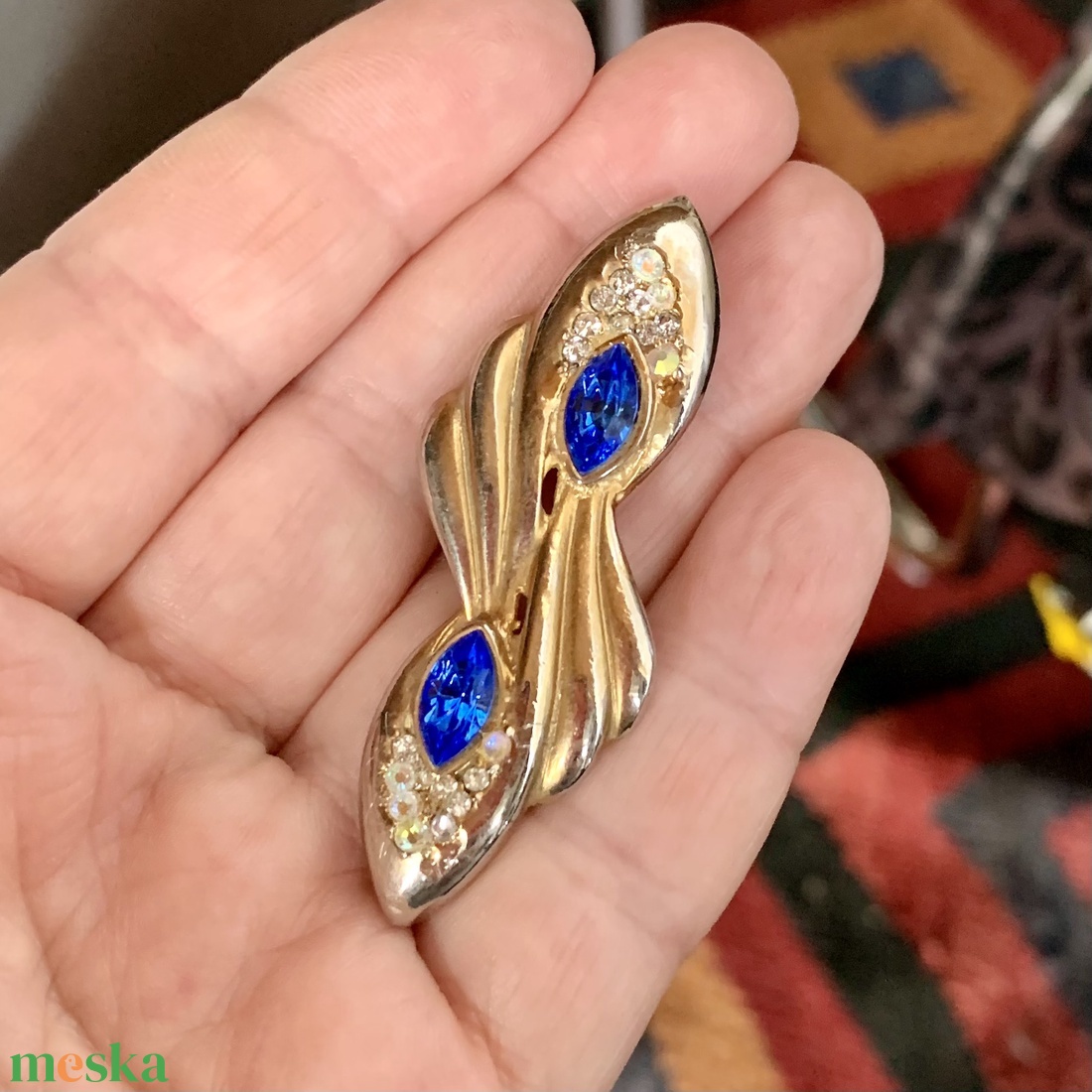 Vintage BROSS az 1980-as évekből, gyönyörű elegáns strasszos kitűző, pin szövetkabátra, blúzra, blézerre - ékszer - kitűző és bross - kitűző - Meska.hu Vintage BROSS az 1980-as évekből, gyönyörű elegáns strasszos kitűző, pin szövetkabátra, blúzra, blézerre - ékszer - kitűző és bross - kitűző - Meska.hu