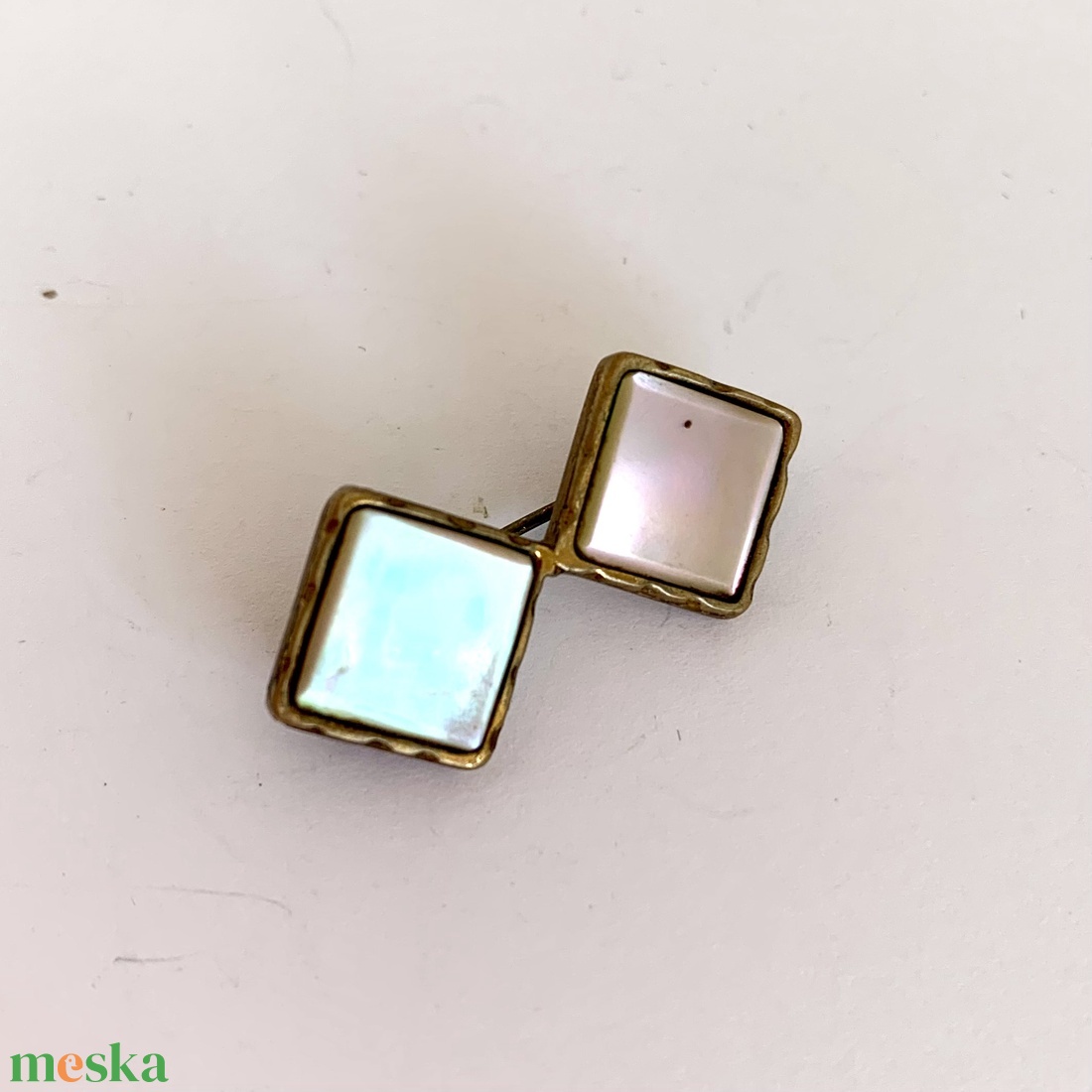Vintage BROSS az 1980-as évekből, gyönyörű elegáns strasszos kitűző, pin szövetkabátra, blúzra, blézerre - ékszer - kitűző és bross - kitűző - Meska.hu Vintage BROSS az 1980-as évekből, gyönyörű elegáns strasszos kitűző, pin szövetkabátra, blúzra, blézerre - ékszer - kitűző és bross - kitűző - Meska.hu