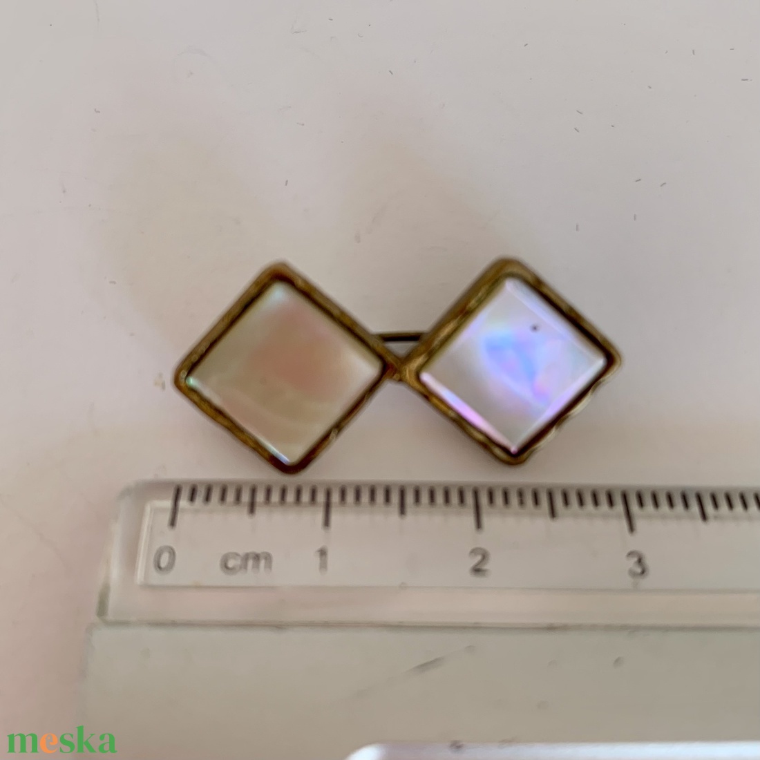 Vintage BROSS az 1980-as évekből, gyönyörű elegáns strasszos kitűző, pin szövetkabátra, blúzra, blézerre - ékszer - kitűző és bross - kitűző - Meska.hu Vintage BROSS az 1980-as évekből, gyönyörű elegáns strasszos kitűző, pin szövetkabátra, blúzra, blézerre - ékszer - kitűző és bross - kitűző - Meska.hu
