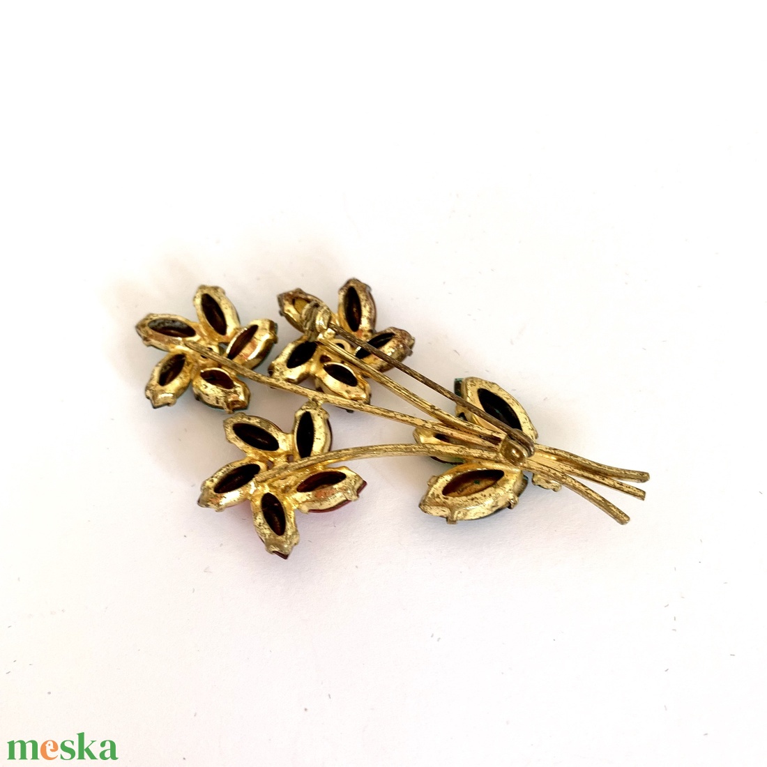 Vintage kitűző, régi BROSS az 1980-as évekből, gyönyörű elegáns strasszos kitűző, pin szövetkabátra, blúzra, blézerre - ékszer - kitűző és bross - kitűző - Meska.hu Vintage kitűző, régi BROSS az 1980-as évekből, gyönyörű elegáns strasszos kitűző, pin szövetkabátra, blúzra, blézerre - ékszer - kitűző és bross - kitűző - Meska.hu
