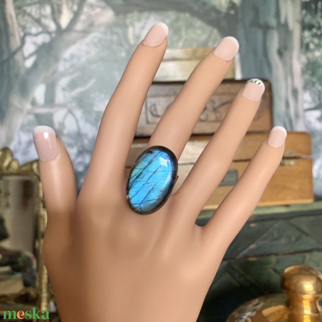 Csodálatos nagy kék labradorit köves állítható méretű 24 K aranyozott gyűrű, gyönyörűséges drágakő gyűrű fénylő kővel - ékszer - gyűrű - statement gyűrű - Meska.hu