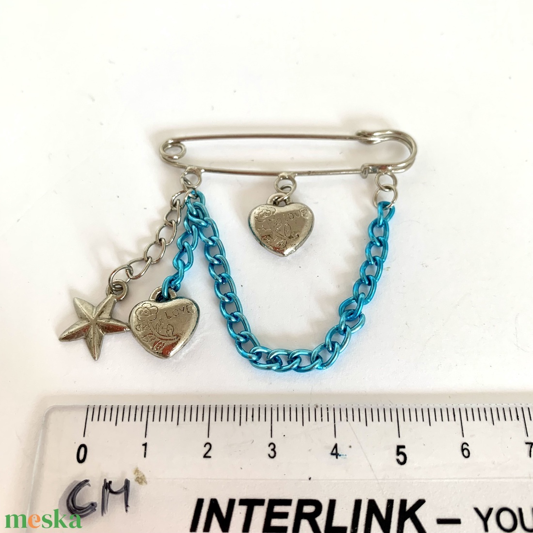 Vintage sál, pulóver összefogó BROSS az 1990-es évekből, régebbi elegáns kitűző, pin szövetkabátra, blúzra, blézerre - ékszer - kitűző és bross - kitűző - Meska.hu Vintage sál, pulóver összefogó BROSS az 1990-es évekből, régebbi elegáns kitűző, pin szövetkabátra, blúzra, blézerre - ékszer - kitűző és bross - kitűző - Meska.hu