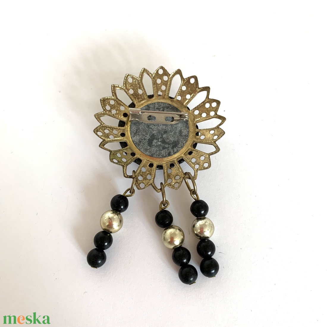 Vintage alu BROSS az 1990-es évekből, régebbi elegáns kitűző, pin szövetkabátra, blúzra, blézerre - ékszer - kitűző és bross - kitűző - Meska.hu Vintage alu BROSS az 1990-es évekből, régebbi elegáns kitűző, pin szövetkabátra, blúzra, blézerre - ékszer - kitűző és bross - kitűző - Meska.hu
