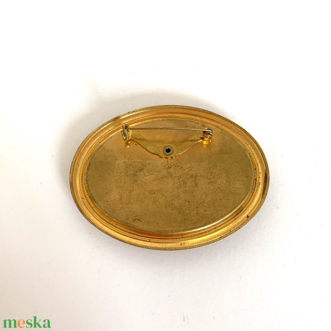 Vintage FESTETT SELYEM BROSS az 1980-as évekből, gyönyörű elegáns RÉZ kitűző, pin szövetkabátra, blúzra, blézerre - ékszer - kitűző és bross - kitűző - Meska.hu Vintage FESTETT SELYEM BROSS az 1980-as évekből, gyönyörű elegáns RÉZ kitűző, pin szövetkabátra, blúzra, blézerre - ékszer - kitűző és bross - kitűző - Meska.hu