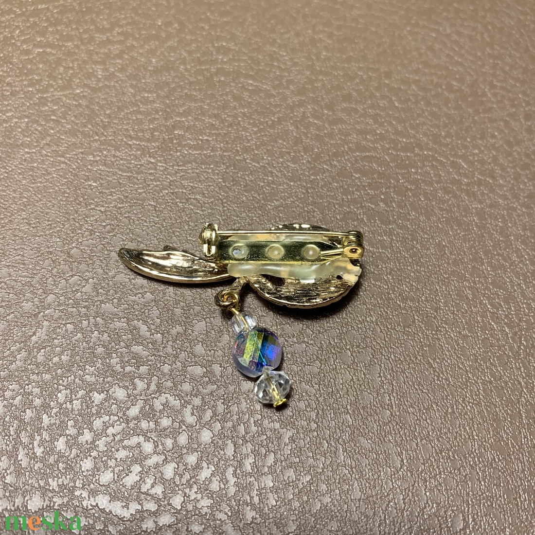 Vintage BROSS az 1980-as évekből, gyönyörű elegáns strasszos kitűző, pin szövetkabátra, blúzra, blézerre - ékszer - kitűző és bross - kitűző - Meska.hu Vintage BROSS az 1980-as évekből, gyönyörű elegáns strasszos kitűző, pin szövetkabátra, blúzra, blézerre - ékszer - kitűző és bross - kitűző - Meska.hu