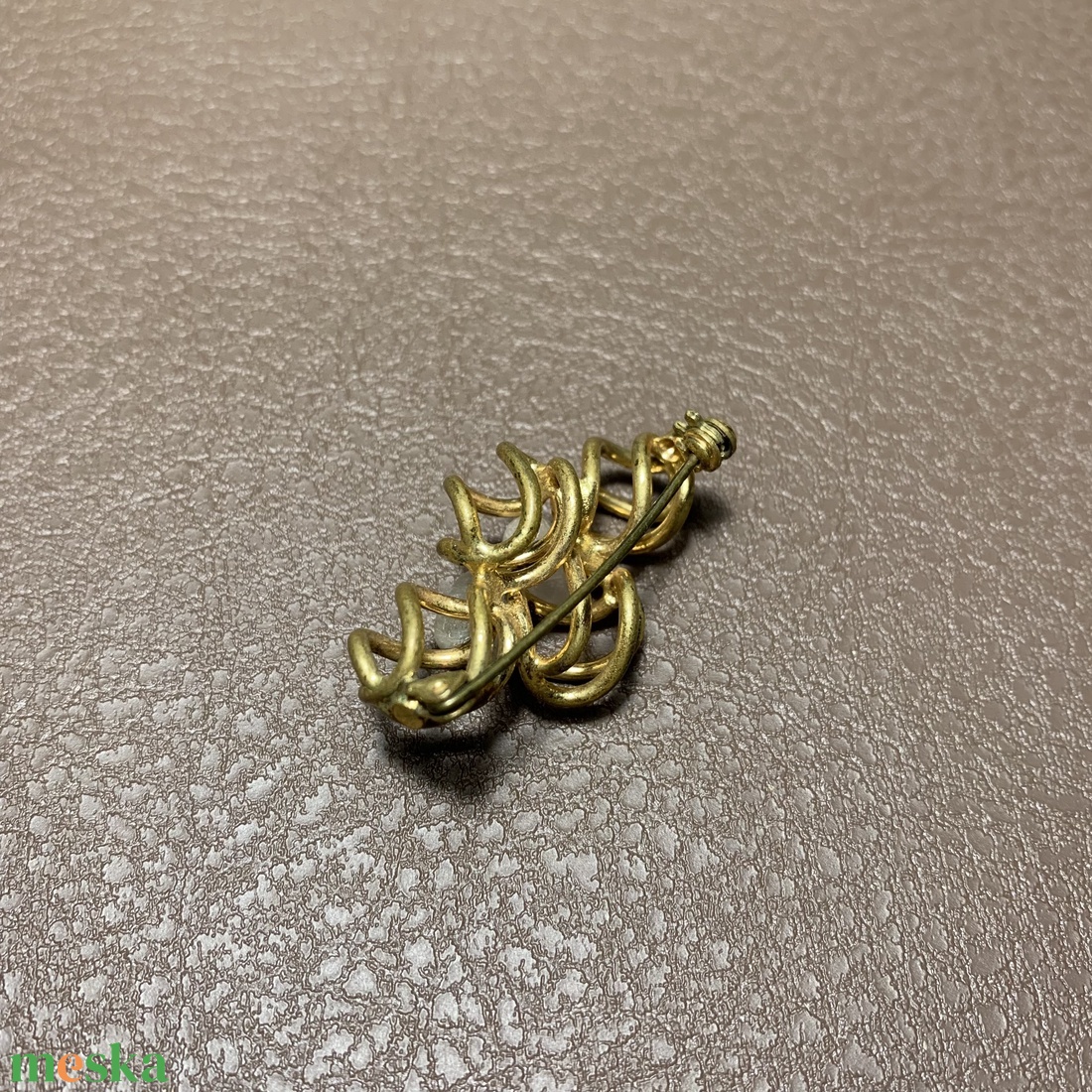 Rózsakvarc köves Vintage BROSS az 1960-as évekből, gyönyörű elegáns strasszos kitűző, pin szövetkabátra, blúzra - ékszer - kitűző és bross - Meska.hu Rózsakvarc köves Vintage BROSS az 1960-as évekből, gyönyörű elegáns strasszos kitűző, pin szövetkabátra, blúzra - ékszer - kitűző és bross - Meska.hu